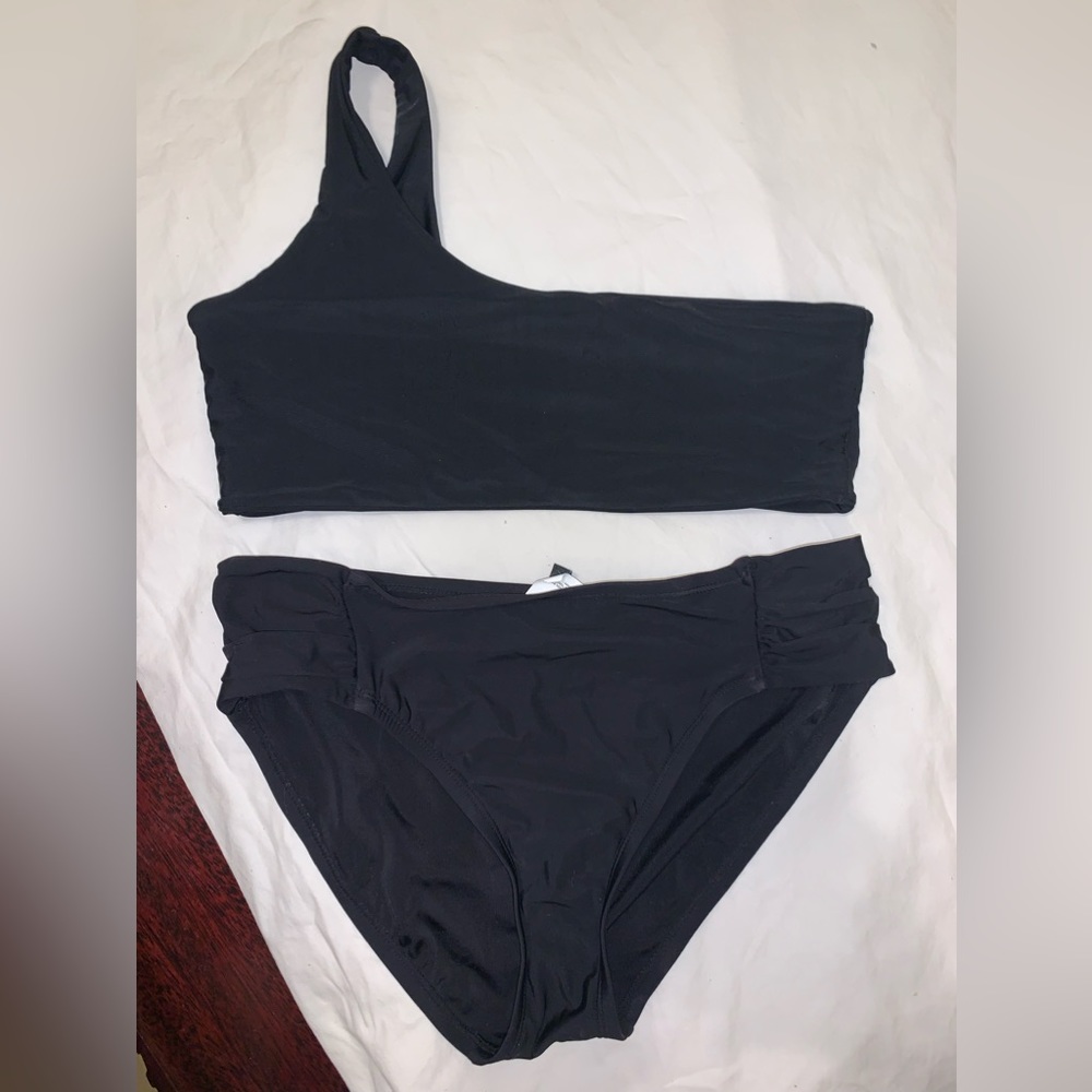 black swimsuit set size small